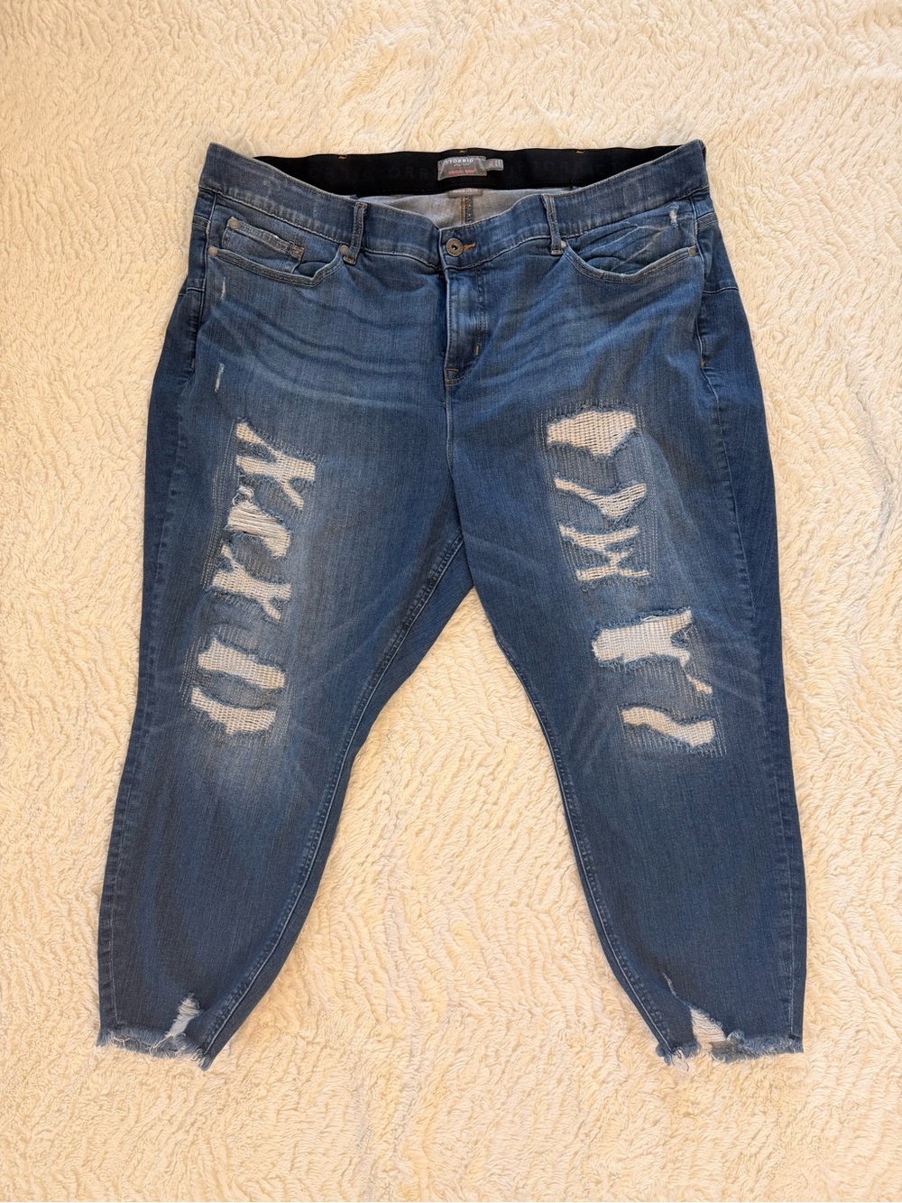 Torrid Distressed Women's Blue Jeans - Bombshell Skinny